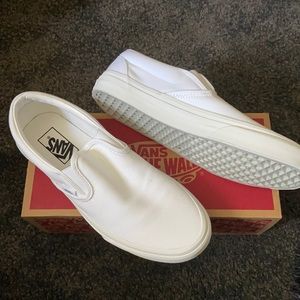VANS Classic Slip On. Color - True White. Size - W9
